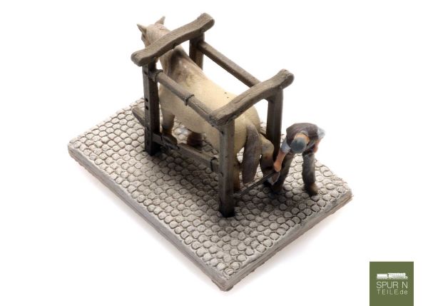 Preview: Artitec - 316.080 - Beschlagstand, Pferd und Hufschmied (Fertigmodell)