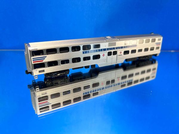 Kato - 156-0947 / 701560947 - Pullmann Doppelstock-Waggon "Virginia Railway Express" Steuerwagen #V716