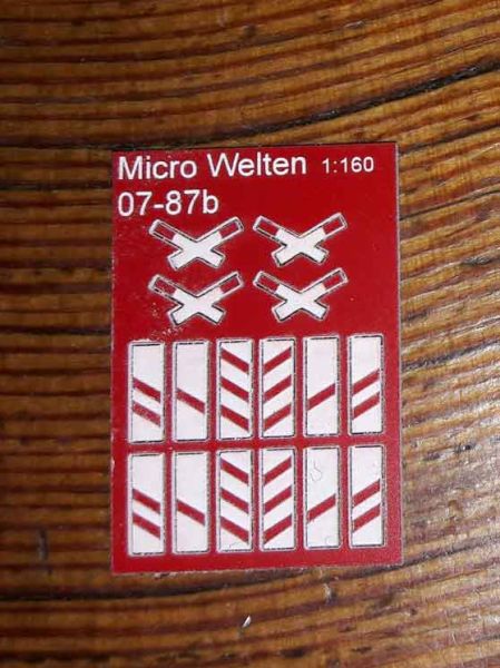 Micro Welten - 07-87b - Beschilderung für Bahnübergang alte Form Deutschland N (Bausatz)