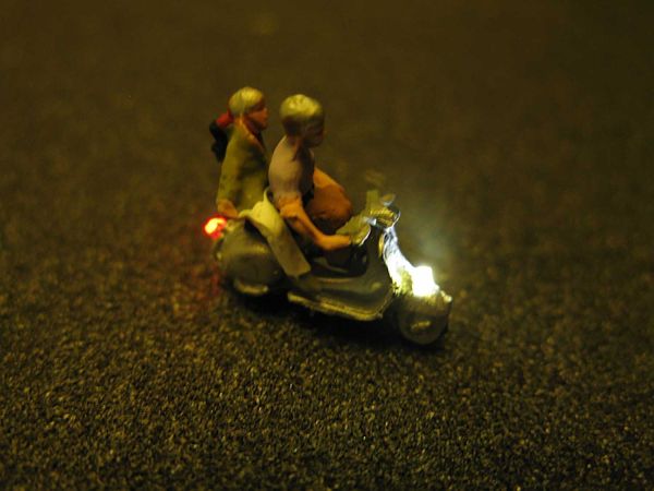 Modellbau Schönwitz - scooter scooter with LED lighting N - pair
