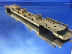 Minitrix BR 410 / ICE - 41200802 - Bodengruppe Mittelwagen 810 003-4